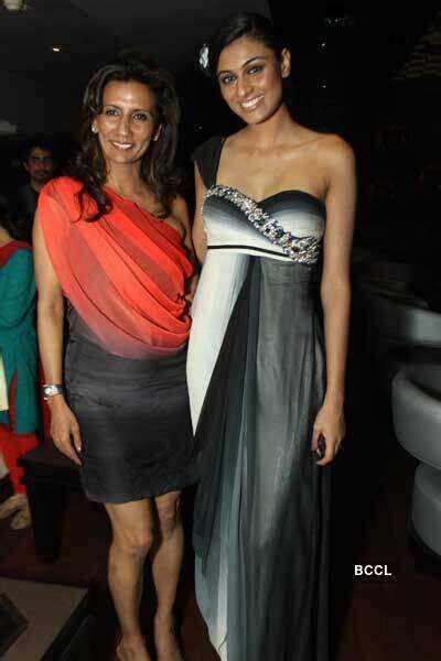 Pam Mehta with Pantaloons Femina Miss India International 2010, Neha ...