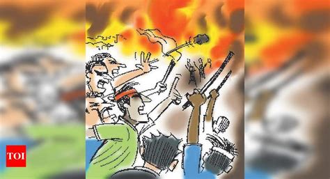 Mob attacks police team in Varachha | Surat News - Times of India