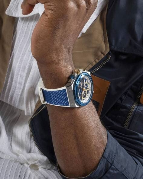 Water-Resistant Chronograph Watch-GW0713G1 - Price History