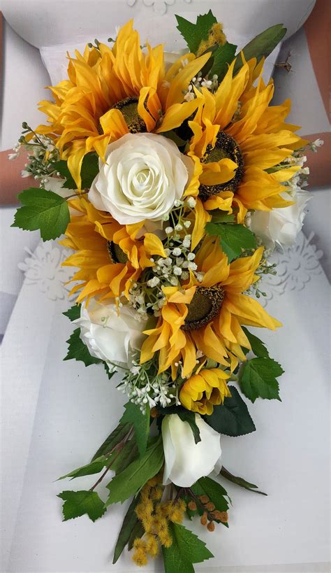 Sunflower Bouquet For Wedding at Luke Valdez blog