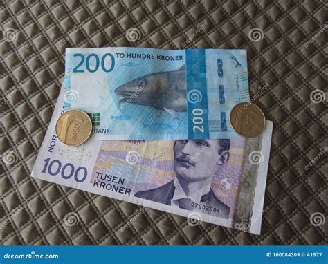 Norwegian Krone Notes and Coins, Norway Stock Image - Image of banknote, spend: 100084309