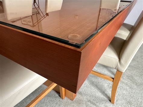 Glass Table 的图像结果