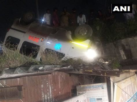 Ambulance falls off Amar Mahal flyover in Mumbai, two injured - BW ...
