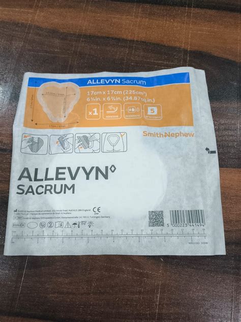 MEDICA Allevyn Sacrum Classic S & N 17 cm x 17 cm (Pack of 2) : Amazon ...