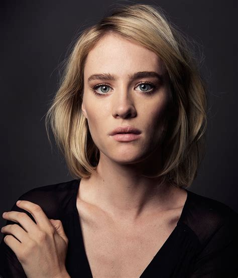 Mackenzie Davis On Whitewashing, Equal Pay, and Feminism