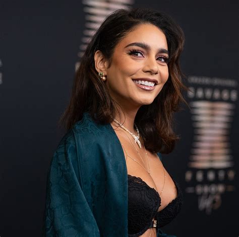 Vanessa Hudgens Jahrbuchbild Vanessa Hudgens Gives Birth, Welcomes