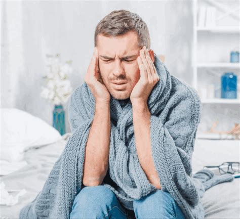 What Are Senility Symptoms (Dementia)? Causes & Prevention Tips
