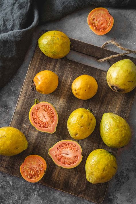 What is Guava and How to Eat It? - Yummy Addiction