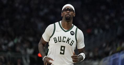 Bobby Portis, Bucks Agree to New 4-Year, $49M Contract in NBA Free ...