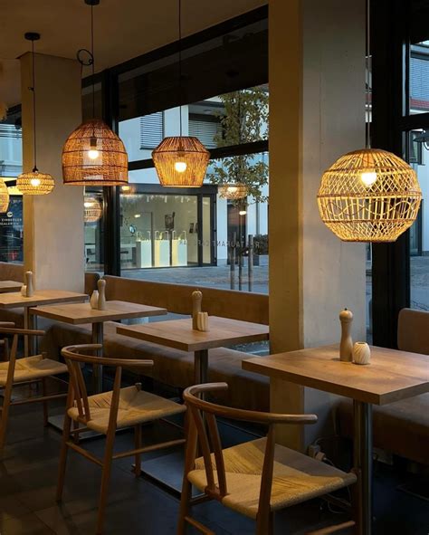 Small Restaurant 的图像结果