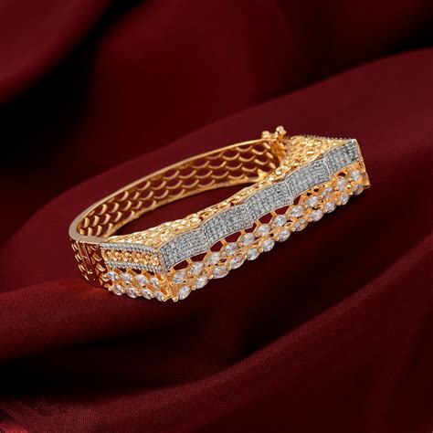 Online Necklaces। Earrings। Artificial Jewellery for Women in India