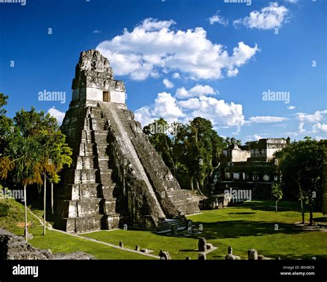 Image result for Pyramide Maya