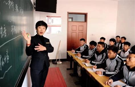 国航西南培训部举办赴加学习人员出国前培训 - 中国民用航空网