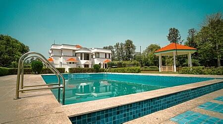 Book / Rent Farmhouse in Chattarpur for Party - PartyVillas