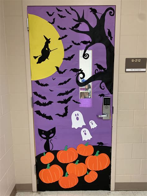 Pin by Courtney Geoghegan on Classroom Doors | Halloween crafts ...