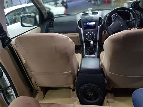 RM CAR DECORS Portfolio - Isuzu