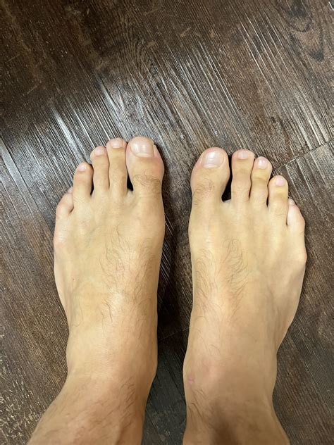 Daryn Alexander's feet