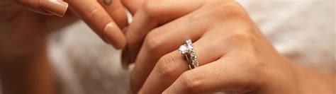 Buy Lab-grown diamond Engagement Rings for Every Day Use
