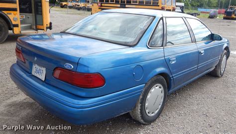 1994 Ford Taurus in Cherokee, KS | Item ED9301 sold | Purple Wave