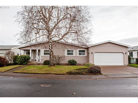 3220 Crescent Ave, Eugene, OR 97408 - See Est. Value, Schools & More