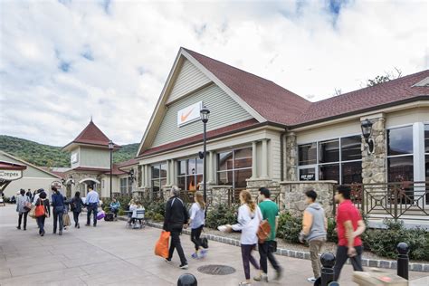 Do Business at Woodbury Common Premium Outlets®, a Simon Property.