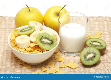 Cereal and milk stock image. Image of nutrition, lifestyle - 4820103