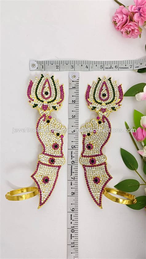 Goddess Lakshmi Traditional Stones Lotus Hands – Jewel9Collections