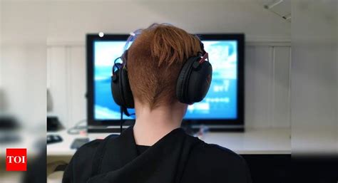 Gaming Headphones: Over-the-ear Gaming Headphones for avid gamers ...