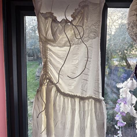 Kiwi and co, white stretchy adjustable , gorgeous... | Depop