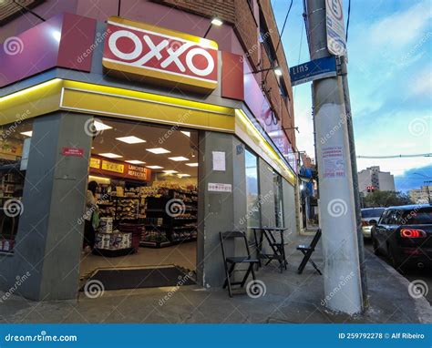 Front View of Oxxo Supermarket in Sao Paulo City. Oxxo is Popular ...