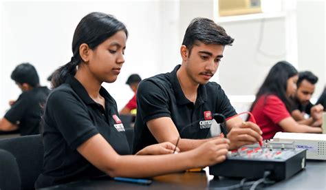Top 7 Benefits in Opting for B.Tech in Electrical Engineering