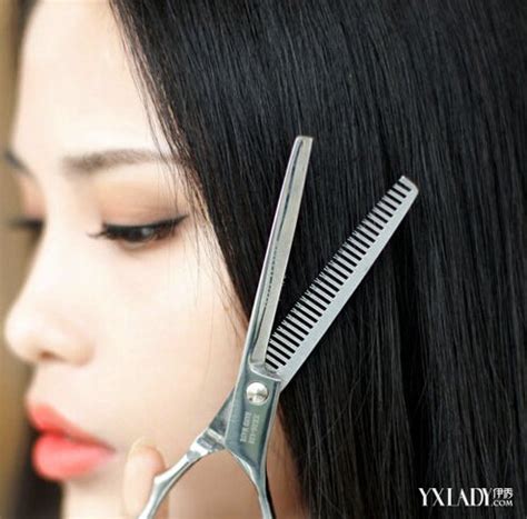 女生如何自己剪后面的头发 教你快速整理秀发的小方法_伊秀美容网|yxlady.com