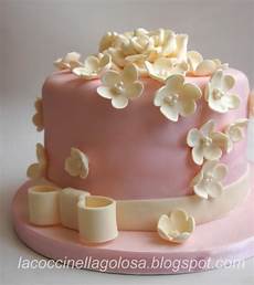 immagini torte con fiori lacoccinellagolosa torta di compleanno rosa e avorio immagini torte con fiori lacoccinellagolosa torta di compleanno rosa e avorio