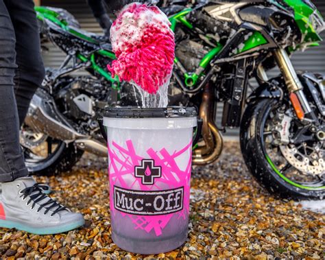 Muc Off Powersports Dirt Bucket Kit– Moto Central
