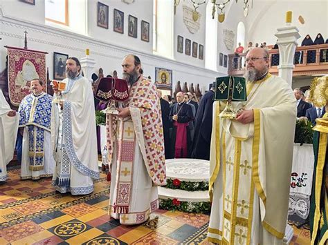 Патријарх Порфирије освештао обновљену Саборну цркву у Пакрацу ...