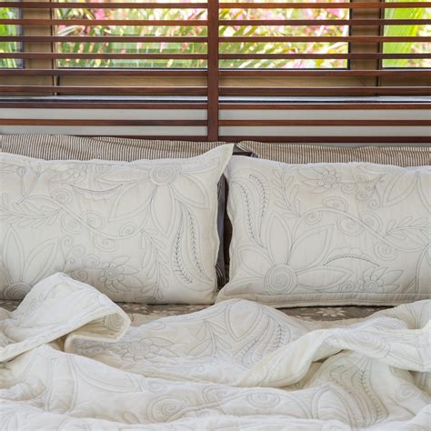 White Paisley Jaal Embroidered Cotton Quilt Set - Double Bed Queen ...