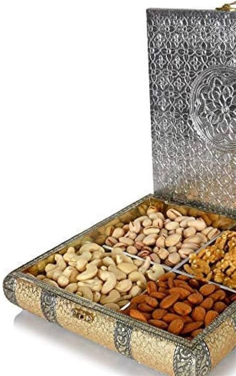 Dry fruit gift hamper - Brainly.in