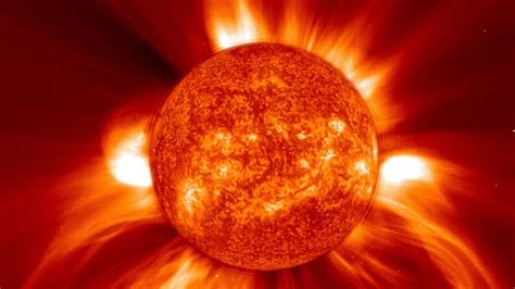 Unstable sunspot explodes! Solar storm sparks BLACKOUTS over America ...