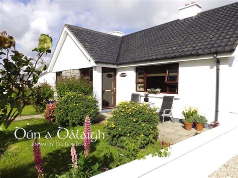 Close its group, Annagry - Airbnb