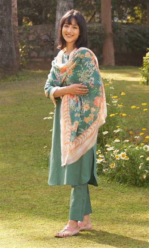 Iris Linen Green Solid Kurta With Pants And Stole( Set Of 3) – Ridhiiee ...
