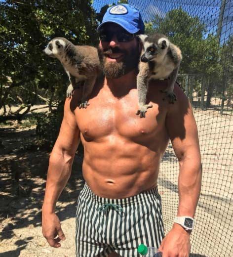 Here’s everything that happens when Dan Bilzerian goes island hopping ...