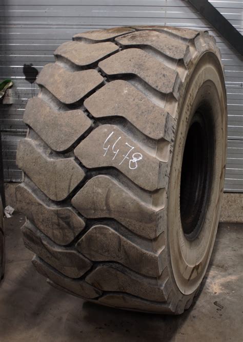 29.5R25 USED BRIDGESTONE VSDT * L-5 TL 30MM 31% NO REP 4478 | Heuver