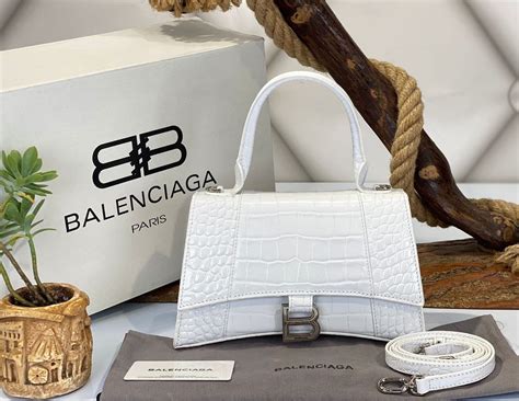 balenciaga canta hourglass kucuk boy beyaz crocco gold 23x15x10 cm