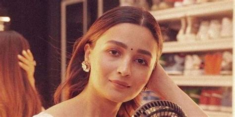 5 Best Chikankari Blouse Designs To Pair With Silk Saree