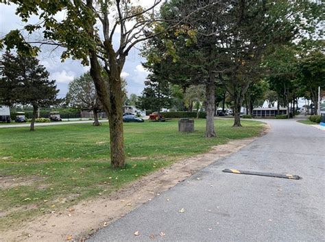 CAMPING PLAGE LA LIBERTE (Saint Liboire) - Campground Reviews & Photos ...