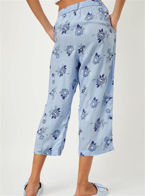 Buy Women Printed Capris Online at just Rs. 499.0 - 1000014432177 | Max ...
