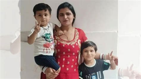2 women, 2 kids go missing on Bengaluru-Delhi train; husband seeks help
