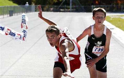 High school cross country: Yanni Gallagher lunges for 2A boys title to ...