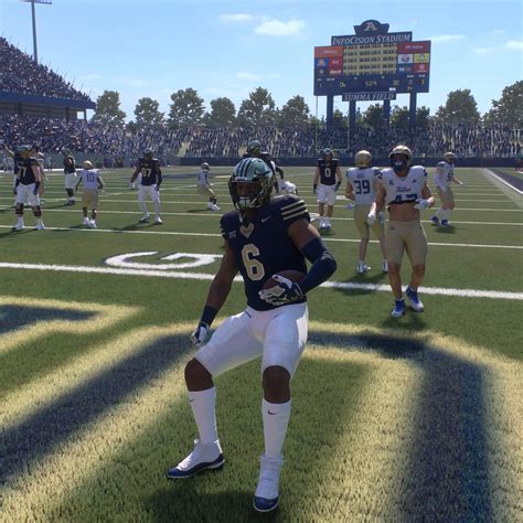 Oral Roberts University Football (@orugoldeneaglesfb) • Instagram ...