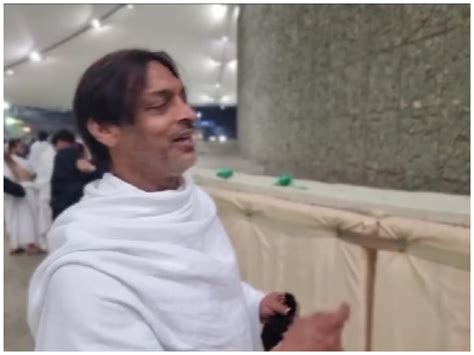 हज पर गए शोएब अख्तर ने शैतान को '100mph' की रफ्तार से कंकड़ मारा ...